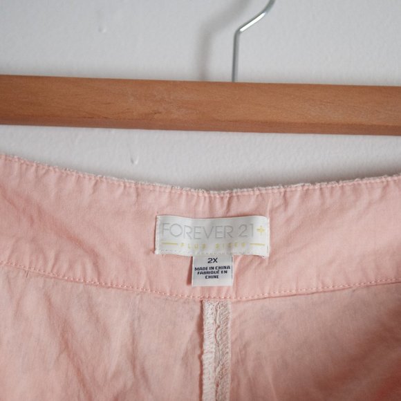 FOREVER 21+ | PINK LACE SHORTS - Picture 3 of 6